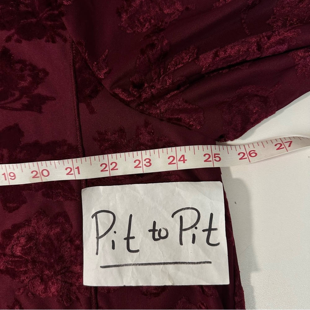 Catherines Red Moroon 3/4 Sleeve Burnout Crushed Velvet Tunic 1X/18-20 Holidays - Picture 10 of 13
